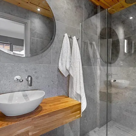 Villa Velika By Vintage Travel *